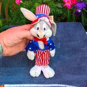 Bugs Bunny plush toy collectible from Warner Brothers Studios NWT